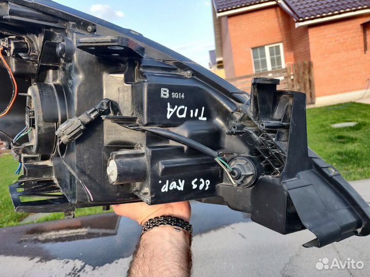 Фара левая Nissan tiida