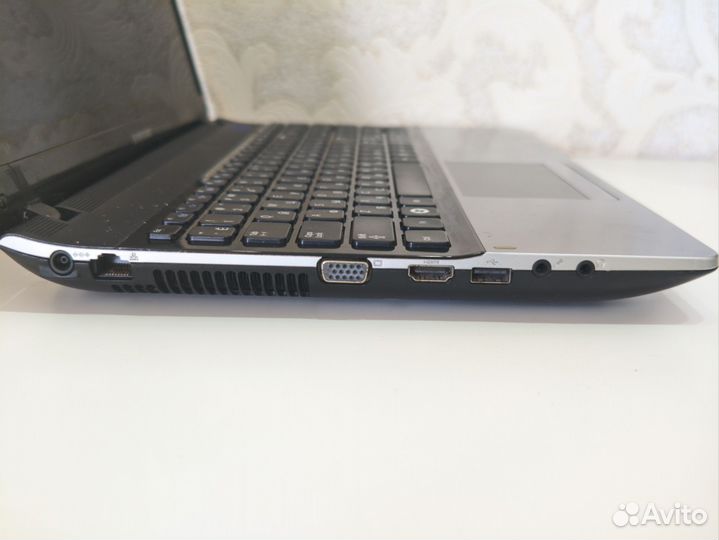 Samsung Np300E5A(i5/8gb/SSD/2 GPU)