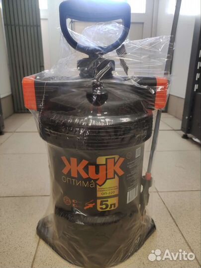 Опрыскиватель садовый жук