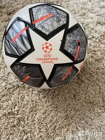 Футбольный мяч adidas лига чемпионов