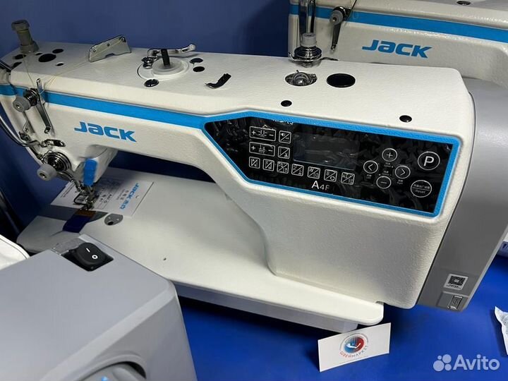 Прямострочная швейная машина Jack A4F-D со столом
