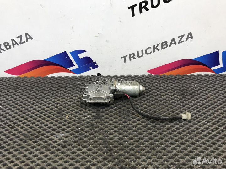 318220 Моторчик стеклоподъемника левый