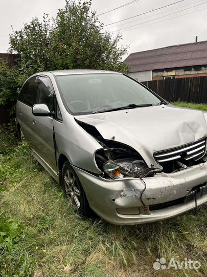 Toyota Nadia 2.0 AT, 2000, битый, 299 999 км