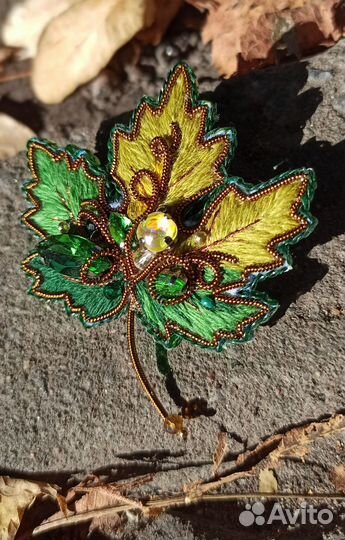 Брошь 