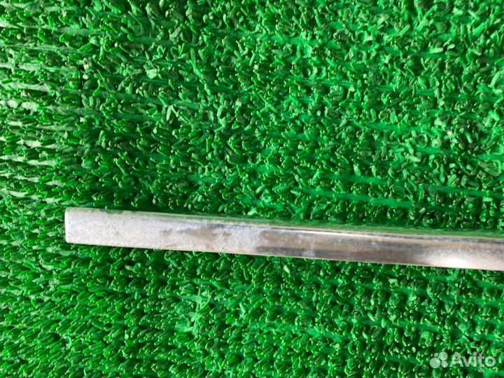 Молдинг стекла собачника задний левый Audi Q7 4LB