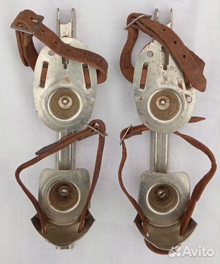 Винтажные детские коньки с кожаными ремешками