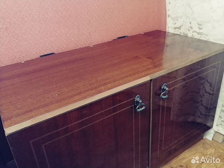 Тумба прикроватная