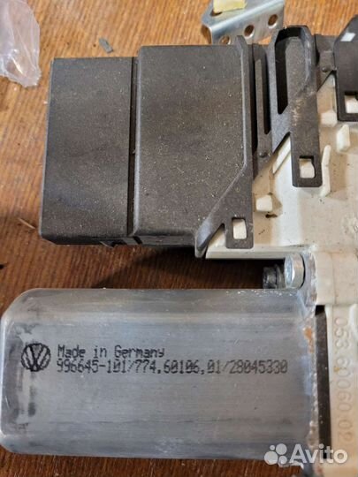 Моторчик стеклоподъемника 1ko959 703 b