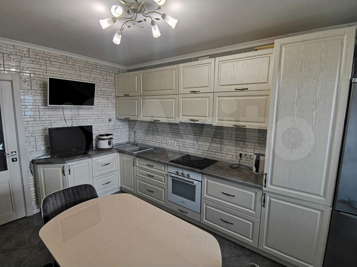 2-к. квартира, 70 м², 8/9 эт.