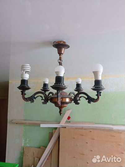 Старая люстра