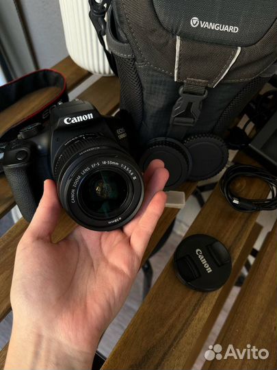 Зеркальный фотоаппарат canon