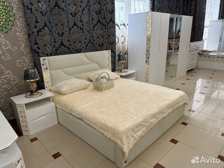 Спальный гарнитур 6-дверный «Граффити»