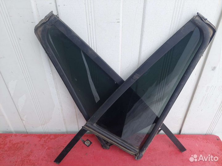 Форточка двери задней правой левой Volvo XC90 1
