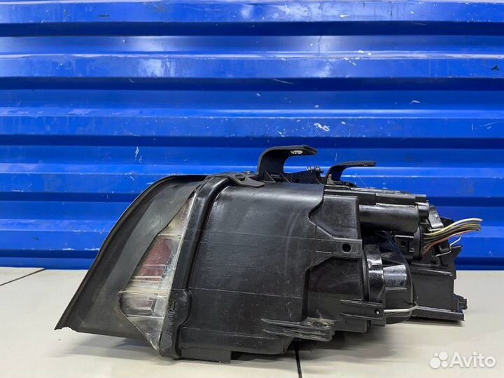 Фара передняя правая Audi A4 B6 2.5 BAU 2004