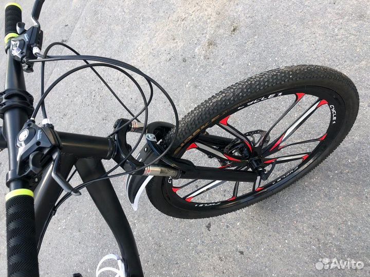 Велосипед на литых дисках