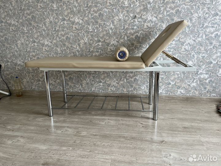 Массажная кушетка