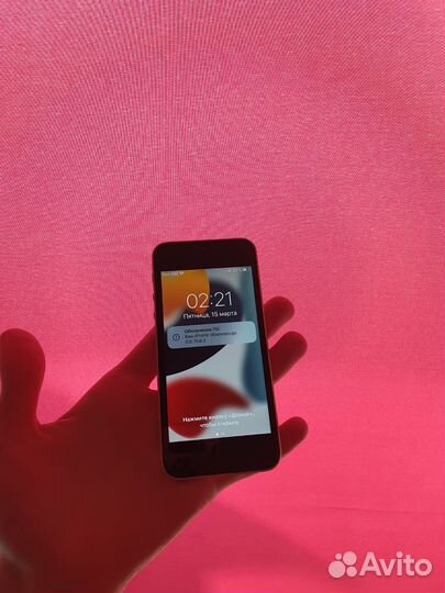 iPhone SE, 32 ГБ