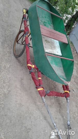 Лодка весельная