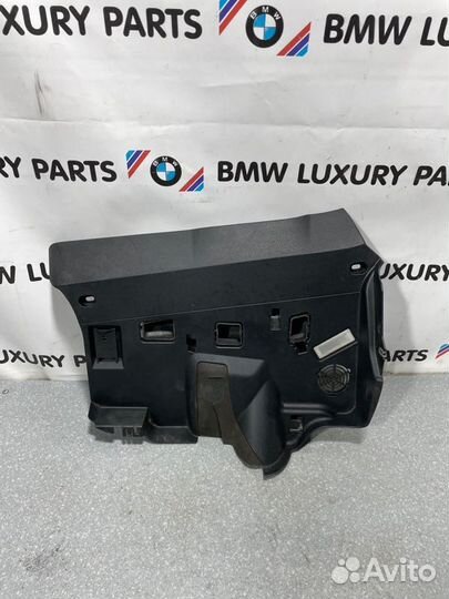 Нижняя накладка торпеды левая Bmw 7 F01 N63B44