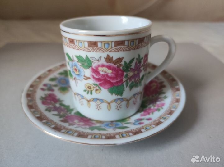 Чашки кофейные фарфоровые