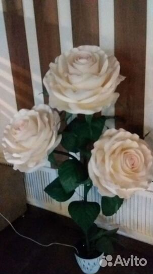 Розы из изолона(светильник)