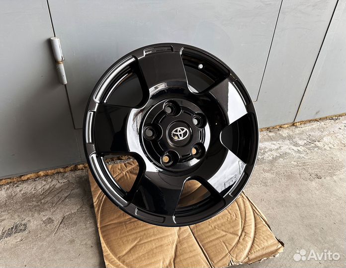 Литые диски R18 Toyota Land Cruiser 200