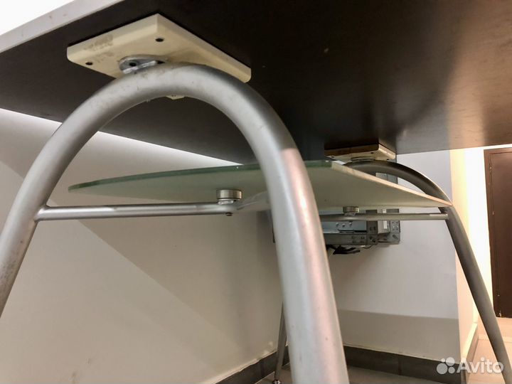 Стол кухонный б/у