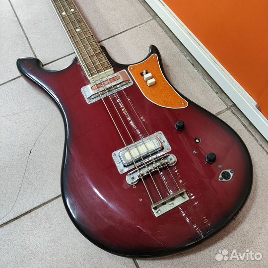 Бас гитара Урал 4 струны