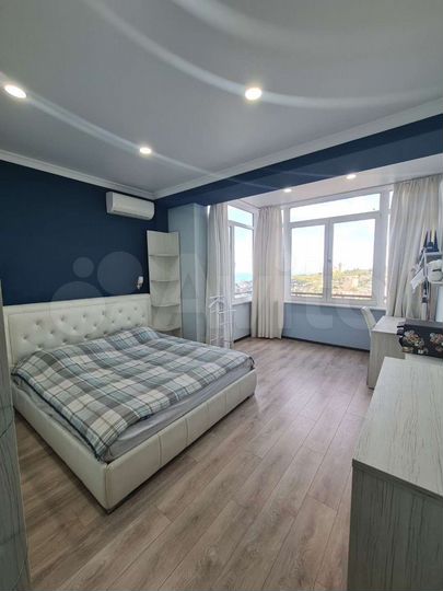 3-к. квартира, 80 м², 8/9 эт.