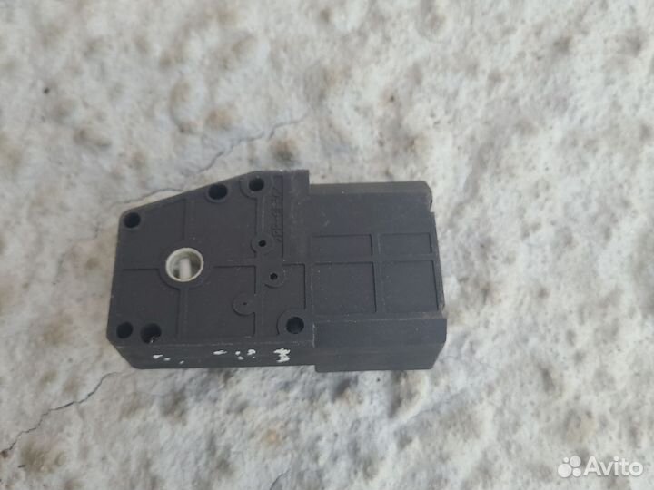 Моторчик заслонки отопителя Mitsubishi Lancer 9