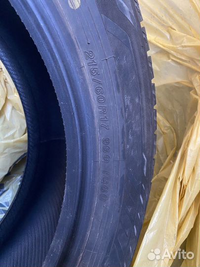 Yokohama Ice Guard IG60 215/60 R17