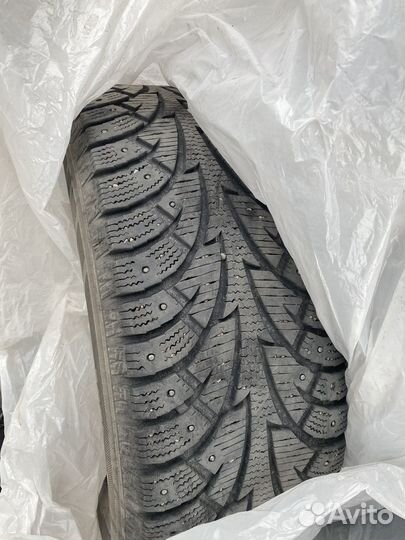 Hankook Winter I'Pike 215/60 R16