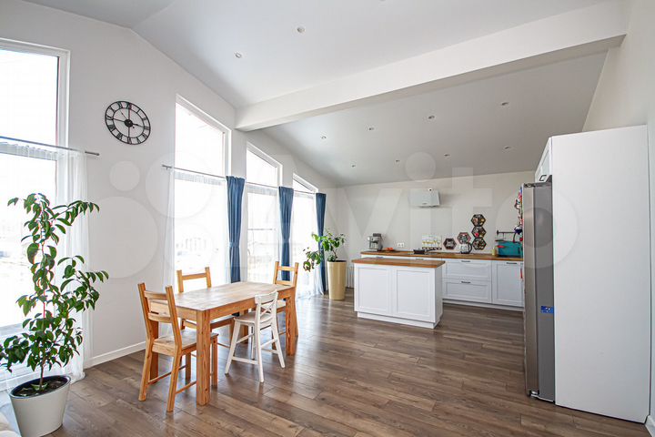 Дом 160 м² на участке 8 сот.