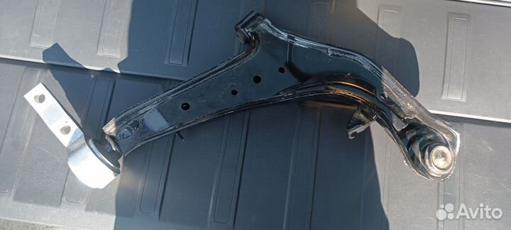 Рычаг передний левый nissan Primera
