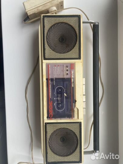 Кассетный магнитофон