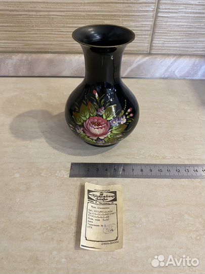 Фигурки и посуда