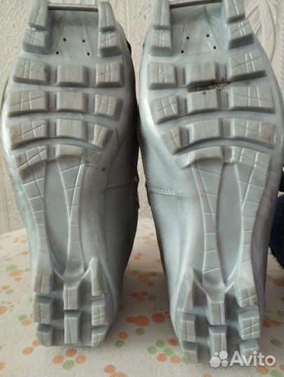Лыжные ботинки детские 36 размер
