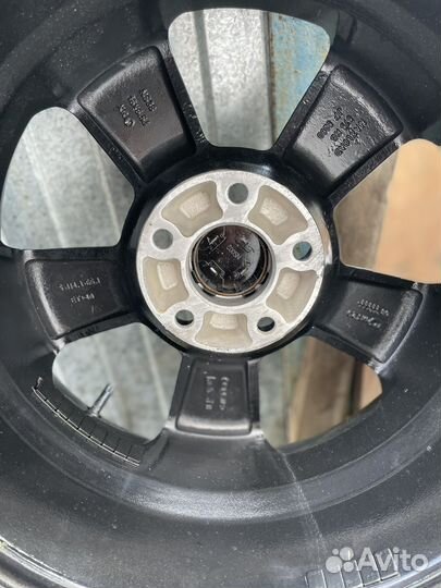 R16 Gislaved Nord Frost 5 215/65, PCD 5x114.3 DIA 66.1