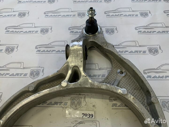 Рычаг передний левый нижний