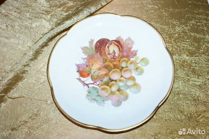 Бисквитницы, тарелки с фруктовым дизайном. Европа