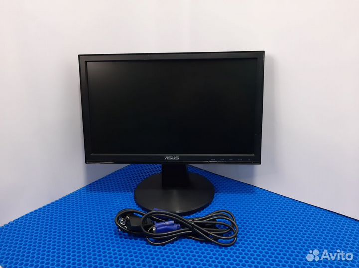 ЖК монитор 15,6