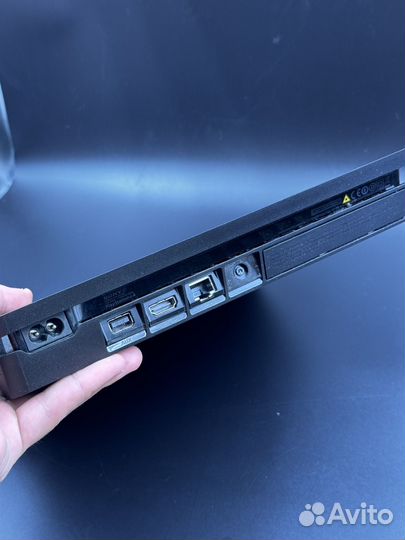 Sony PS 4 slim 1tb + 2 джойстика