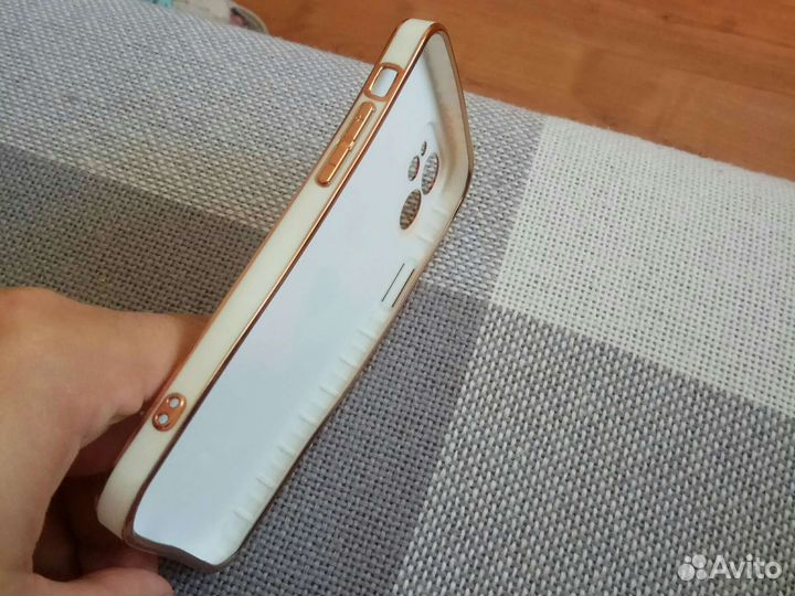 Чехол на iPhone 12