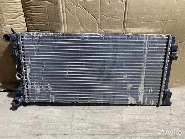 Радиатор основной Volkswagen Polo 6R0121253