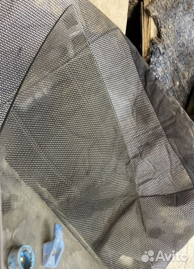 Левое переднее пассажирское стекло двери