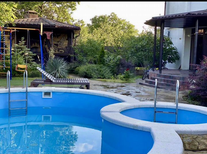 Дом 275 м² на участке 7 сот.