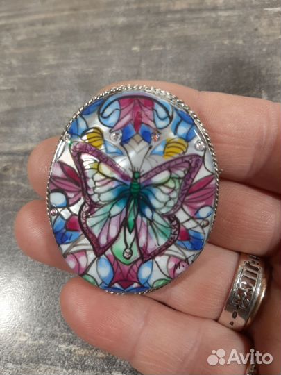 Брошь перламутровая 