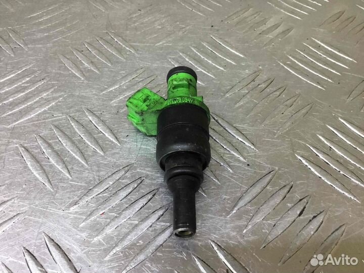 Форсунка Мерседес Ц класс 2710780549 271946