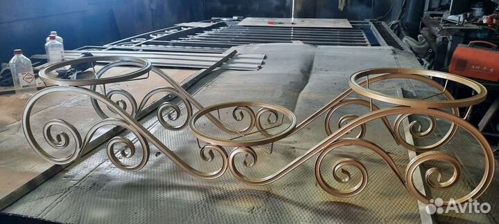 Подставка под цветы