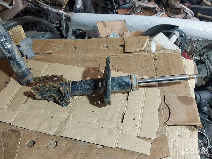 Амортизатор передний для Toyota Carina E